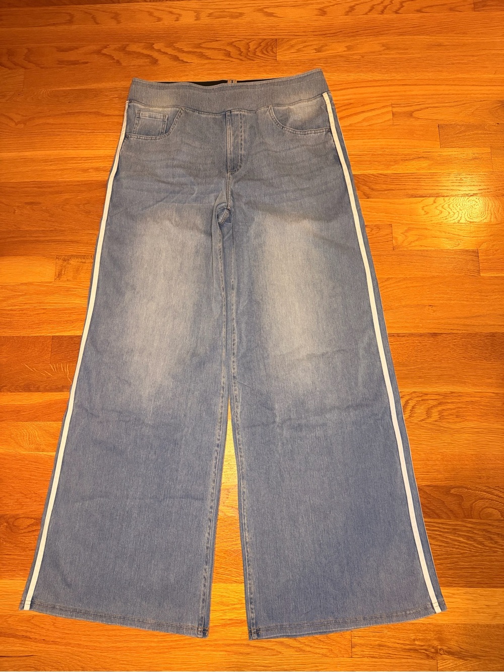Halara XL Regular Wide Leg Jeans Blue Denim White Side Stripe NWOT
